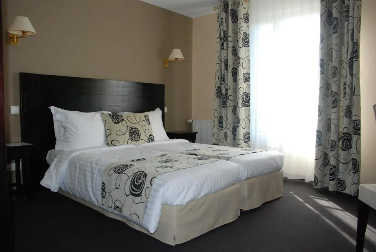 Hotel Ariane & Spa Pontorson 3*,  France